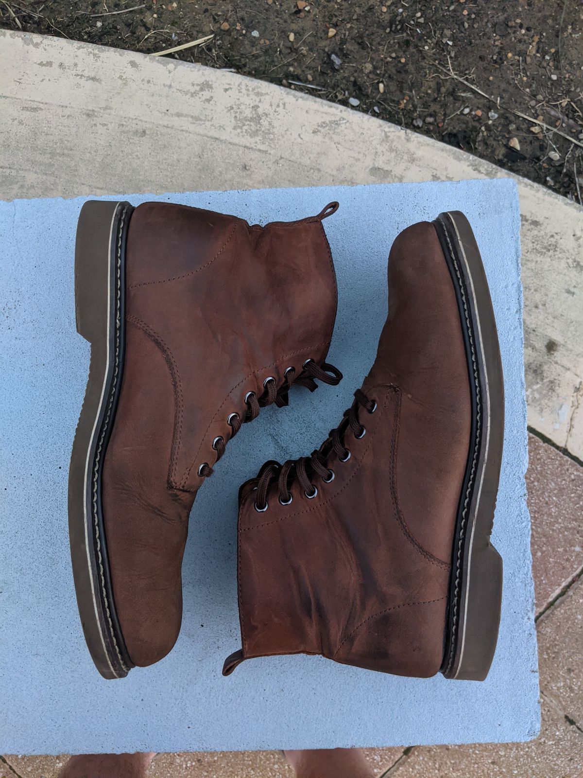 Photo by patinathunderdome on December 5, 2021 of the Golden Fox 6" Boondocker Boots in Fudge Crazy Horse.