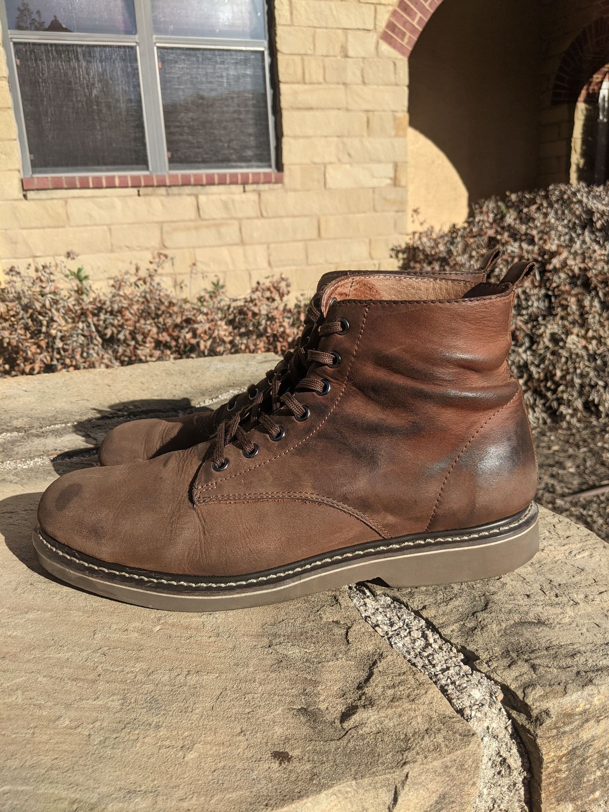 Photo by patinathunderdome on January 5, 2022 of the Golden Fox 6" Boondocker Boots in Fudge Crazy Horse.