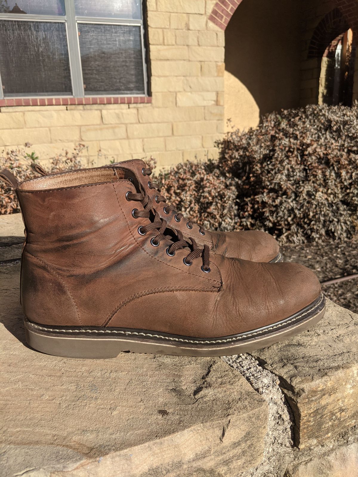 Photo by patinathunderdome on January 5, 2022 of the Golden Fox 6" Boondocker Boots in Fudge Crazy Horse.