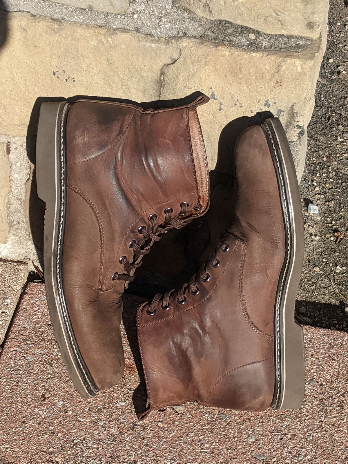 Photo by patinathunderdome on January 5, 2022 of the Golden Fox 6" Boondocker Boots in Fudge Crazy Horse.