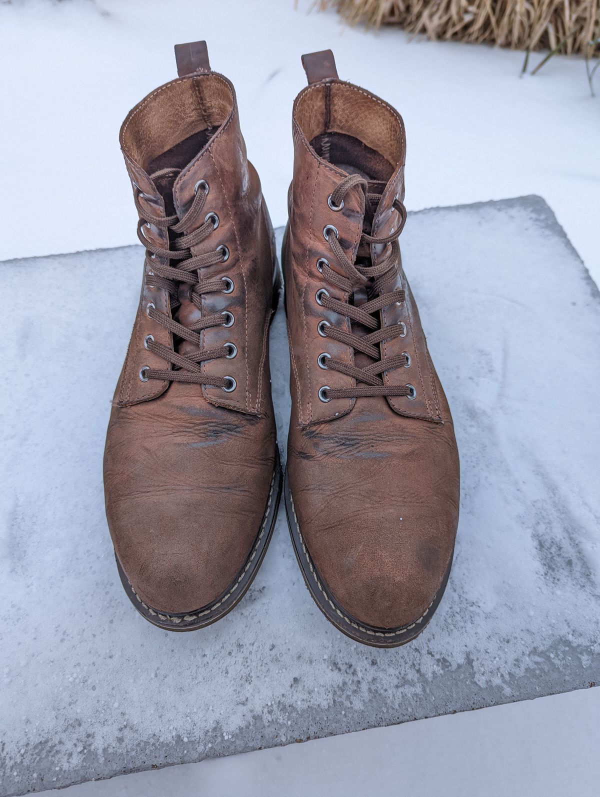 Photo by patinathunderdome on February 5, 2022 of the Golden Fox 6" Boondocker Boots in Fudge Crazy Horse.