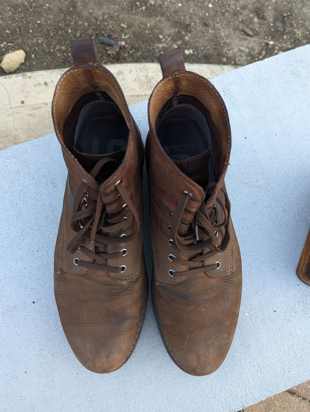 Photo by patinathunderdome on March 6, 2022 of the Golden Fox 6" Boondocker Boots in Fudge Crazy Horse.