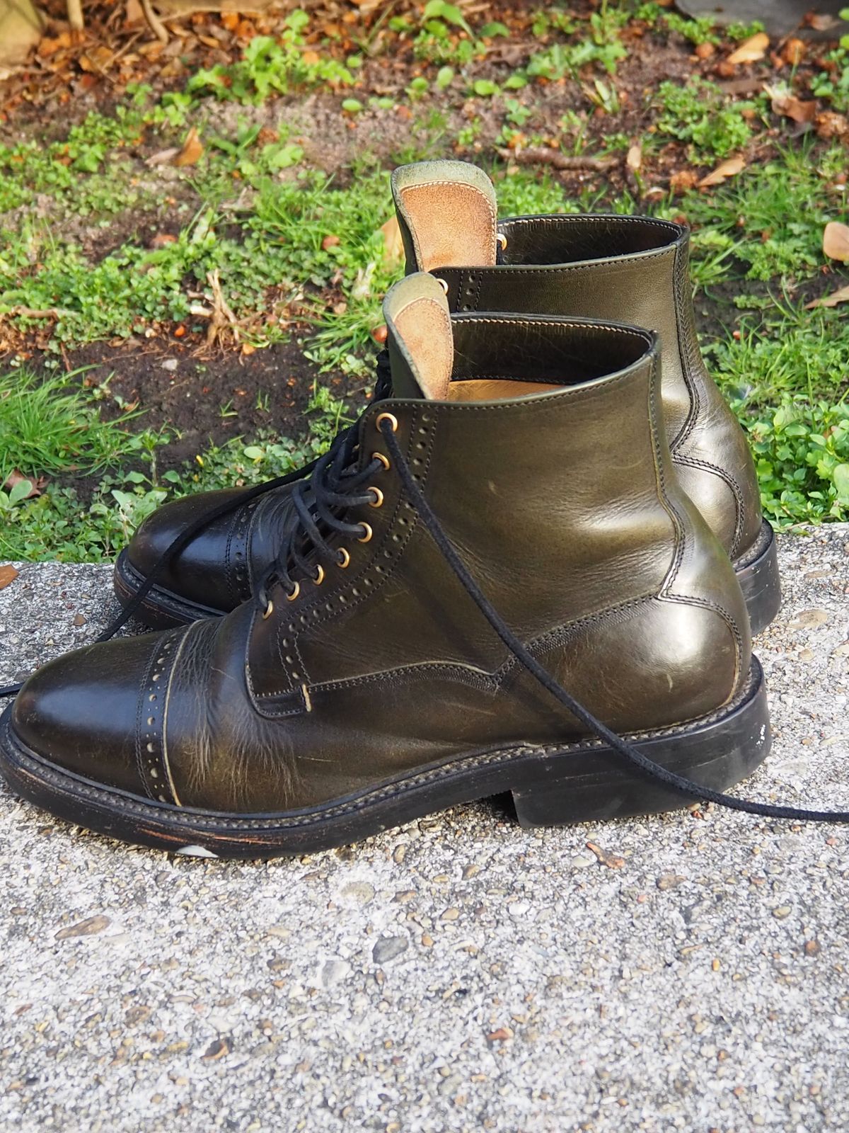 Photo by patinathunderdome on February 5, 2022 of the Sagara Legant in Badalassi Carlo Oliva Minerva Overdyed Black.
