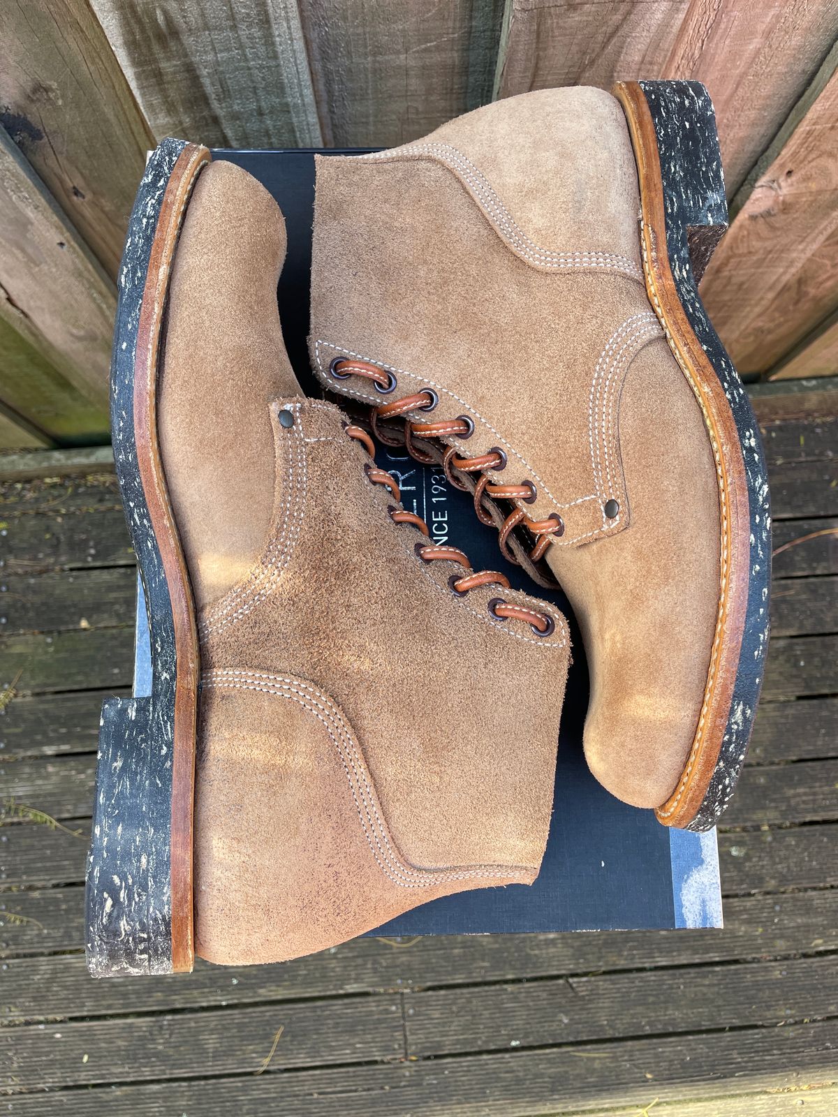 Photo by patinathunderdome on October 1, 2023 of the Viberg Boondocker in Horween Natural Chromexcel Roughout.