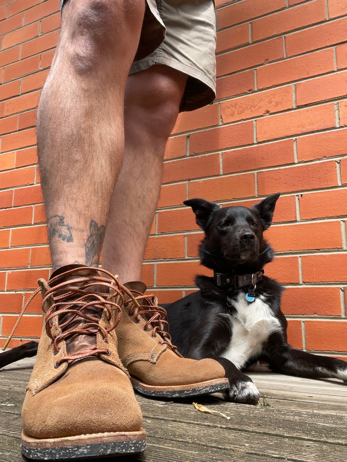 Photo by patinathunderdome on November 2, 2023 of the Viberg Boondocker in Horween Natural Chromexcel Roughout.