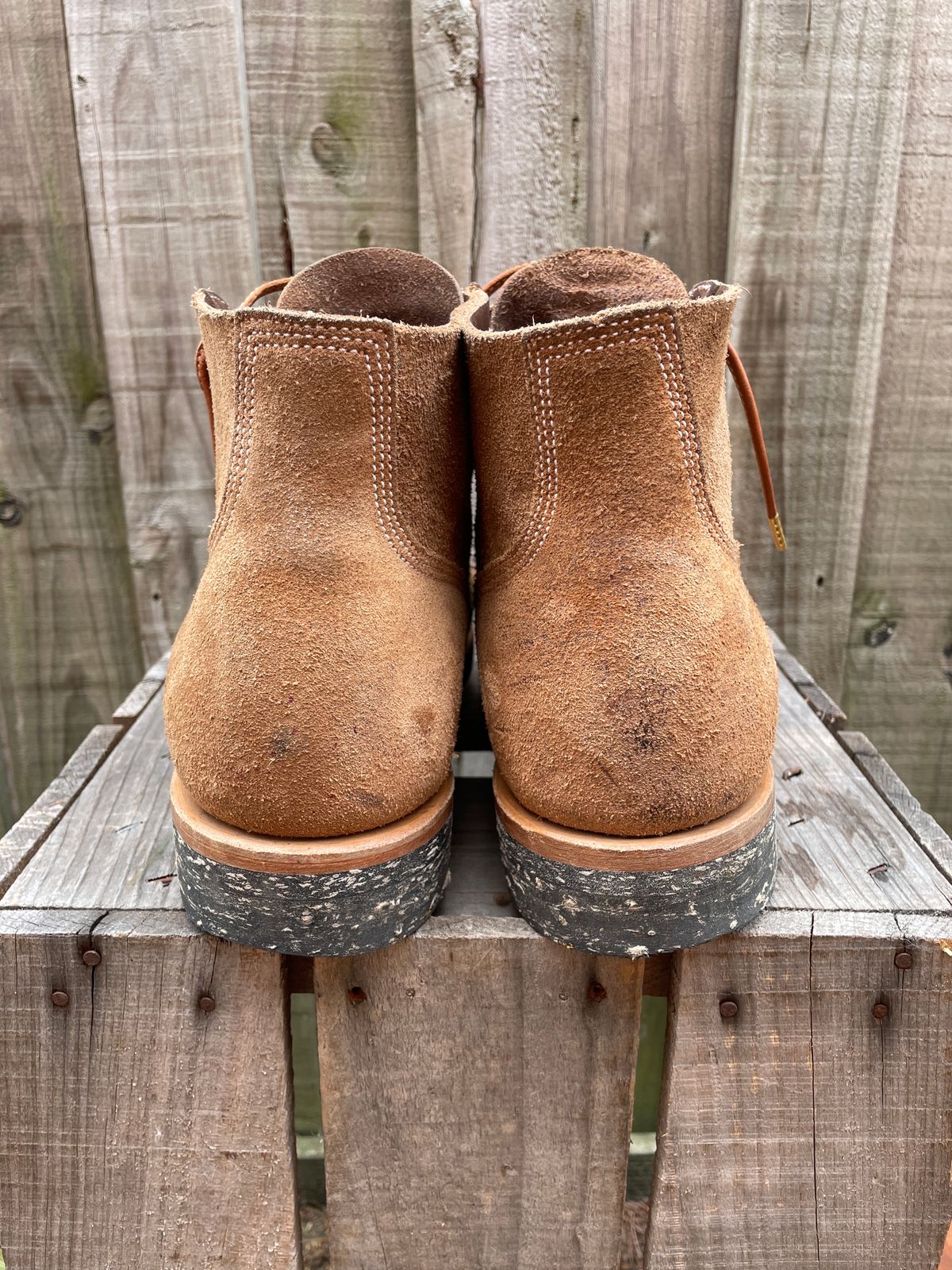 Photo by patinathunderdome on November 2, 2023 of the Viberg Boondocker in Horween Natural Chromexcel Roughout.