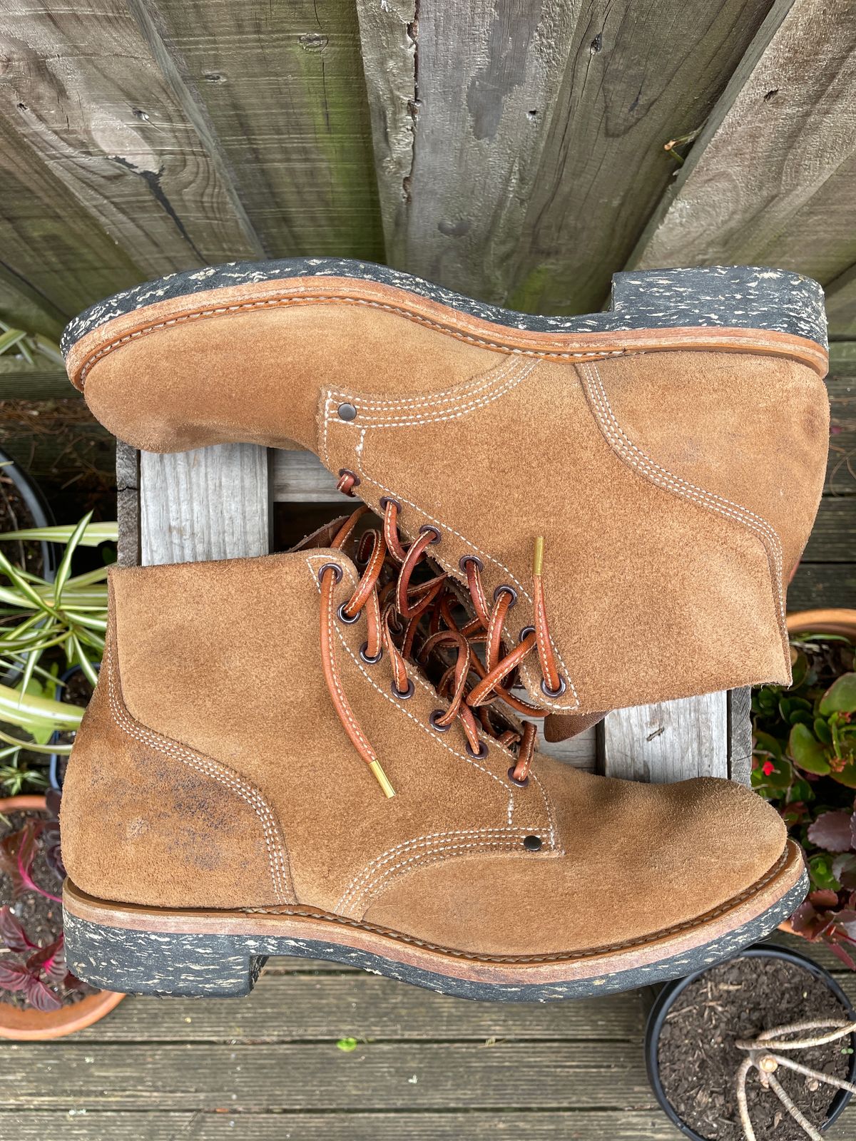 Photo by patinathunderdome on November 2, 2023 of the Viberg Boondocker in Horween Natural Chromexcel Roughout.