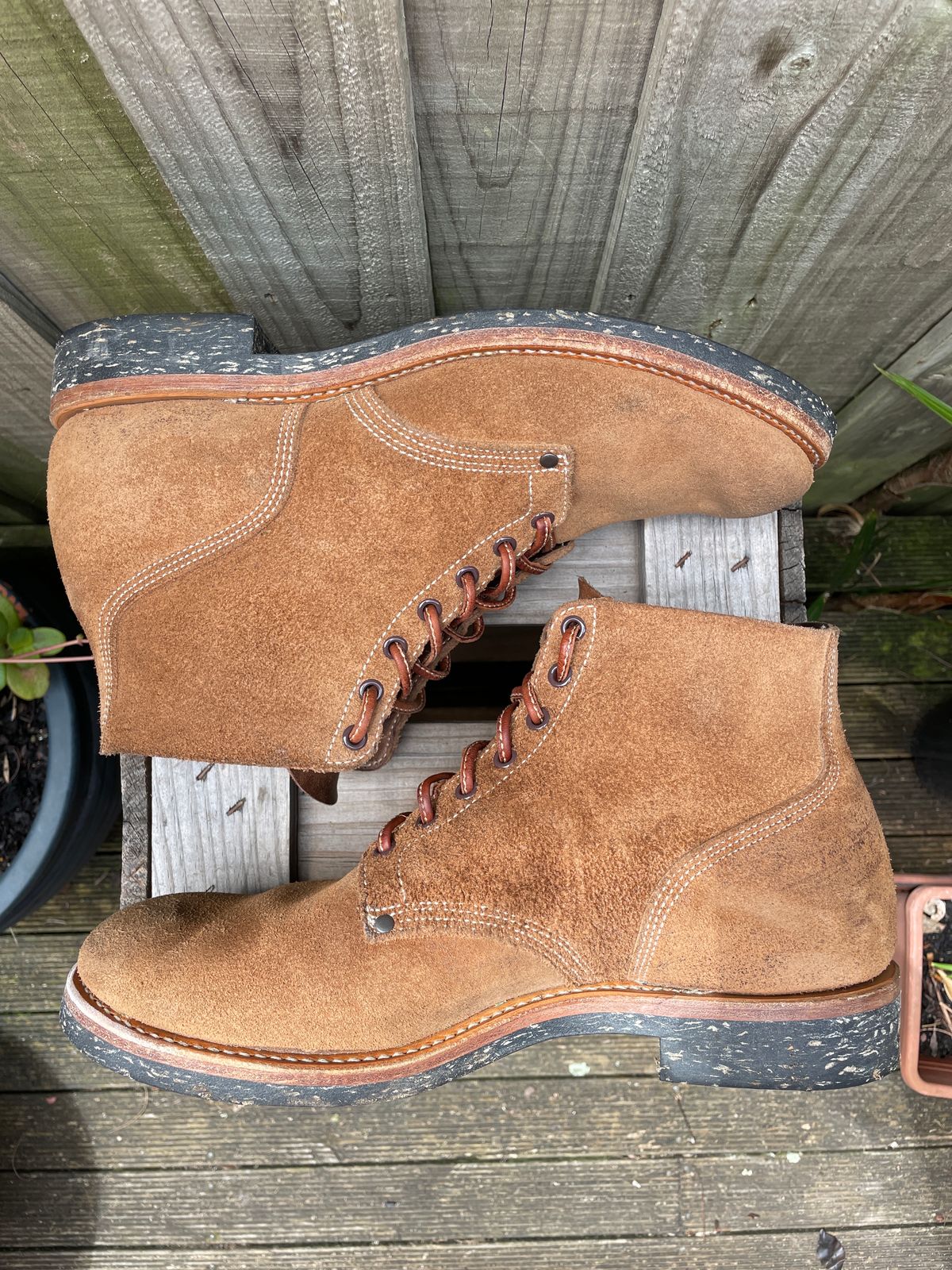 Photo by patinathunderdome on December 3, 2023 of the Viberg Boondocker in Horween Natural Chromexcel Roughout.