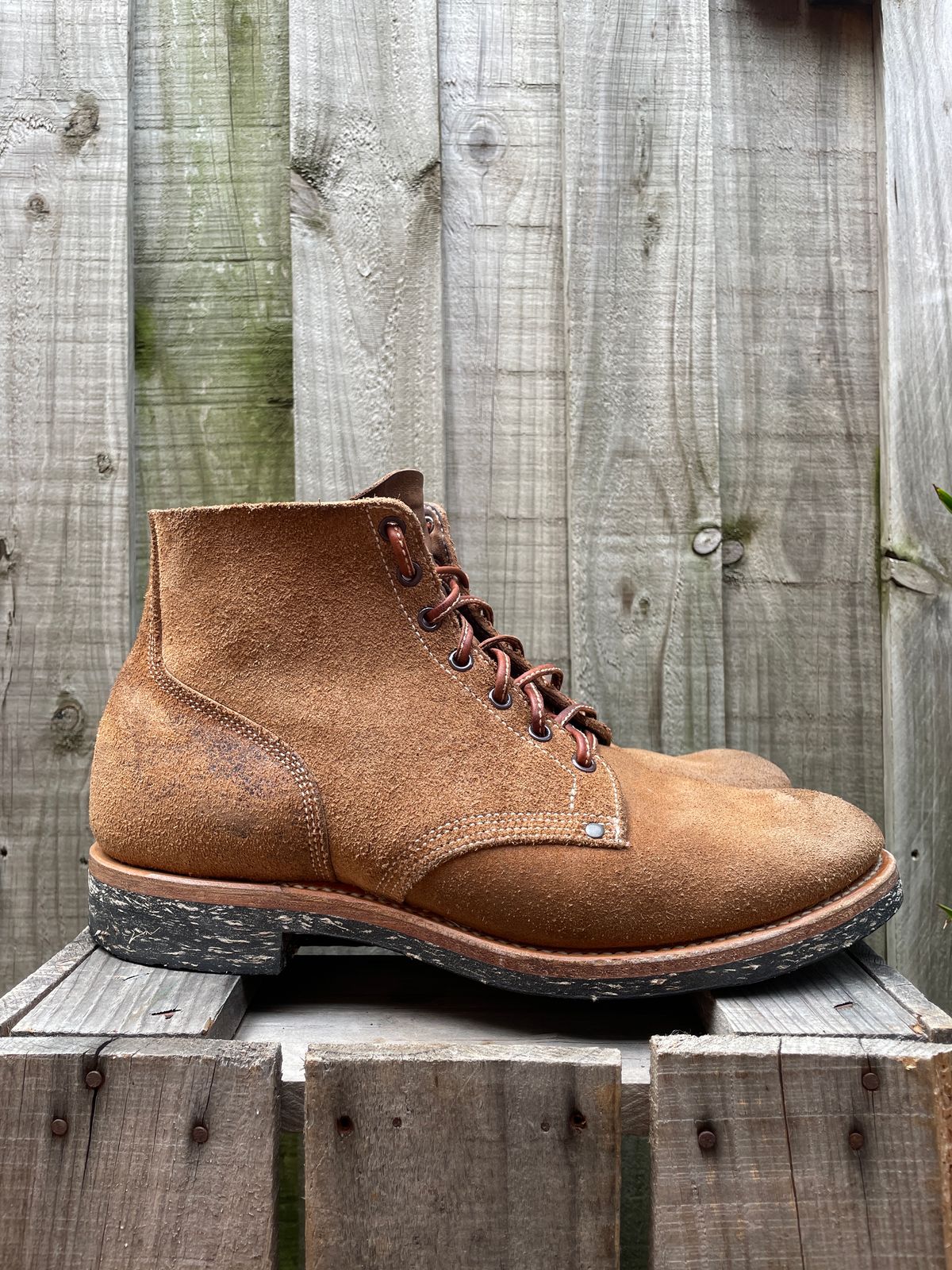 Photo by patinathunderdome on December 3, 2023 of the Viberg Boondocker in Horween Natural Chromexcel Roughout.