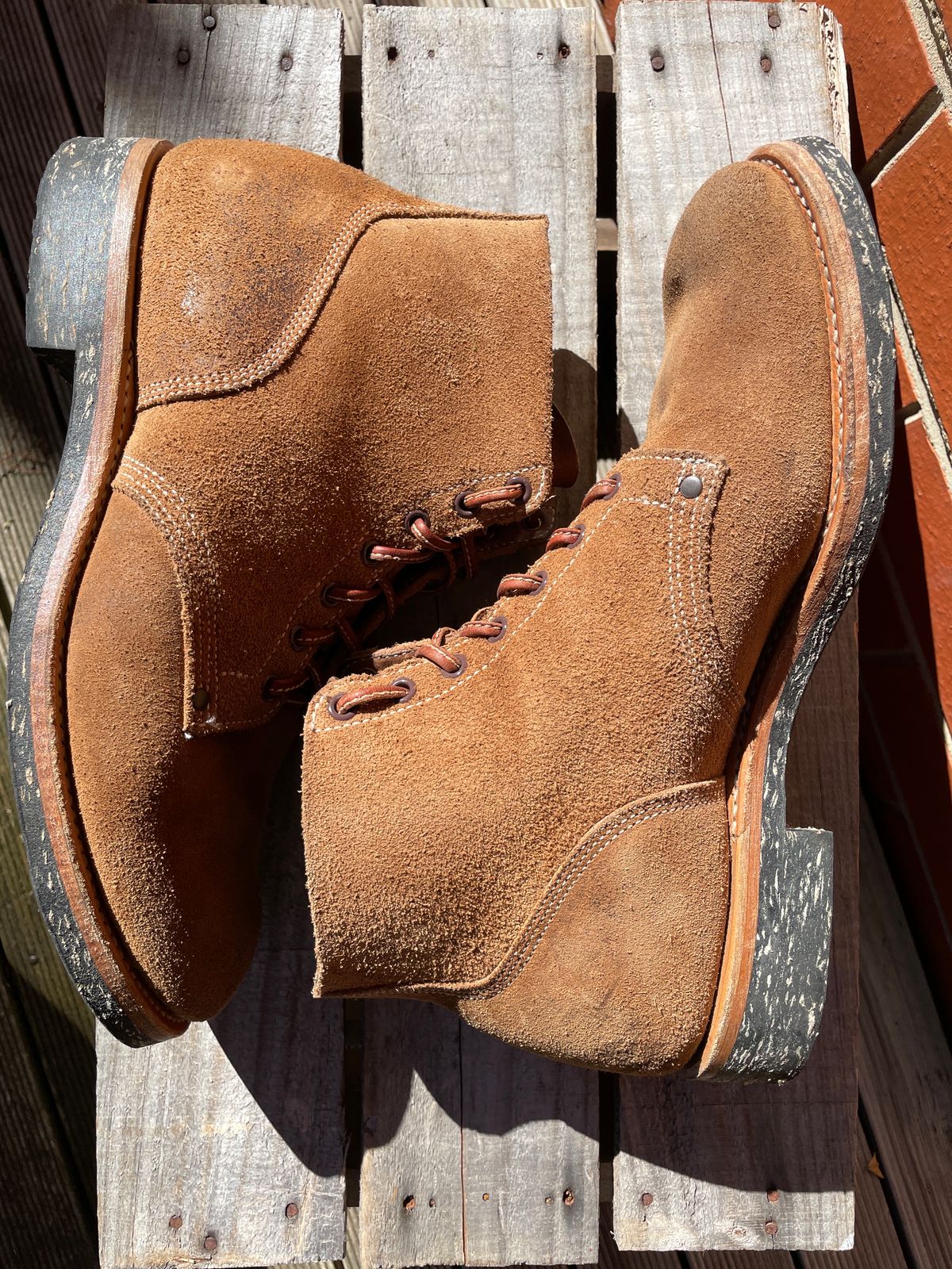Photo by patinathunderdome on February 2, 2024 of the Viberg Boondocker in Horween Natural Chromexcel Roughout.