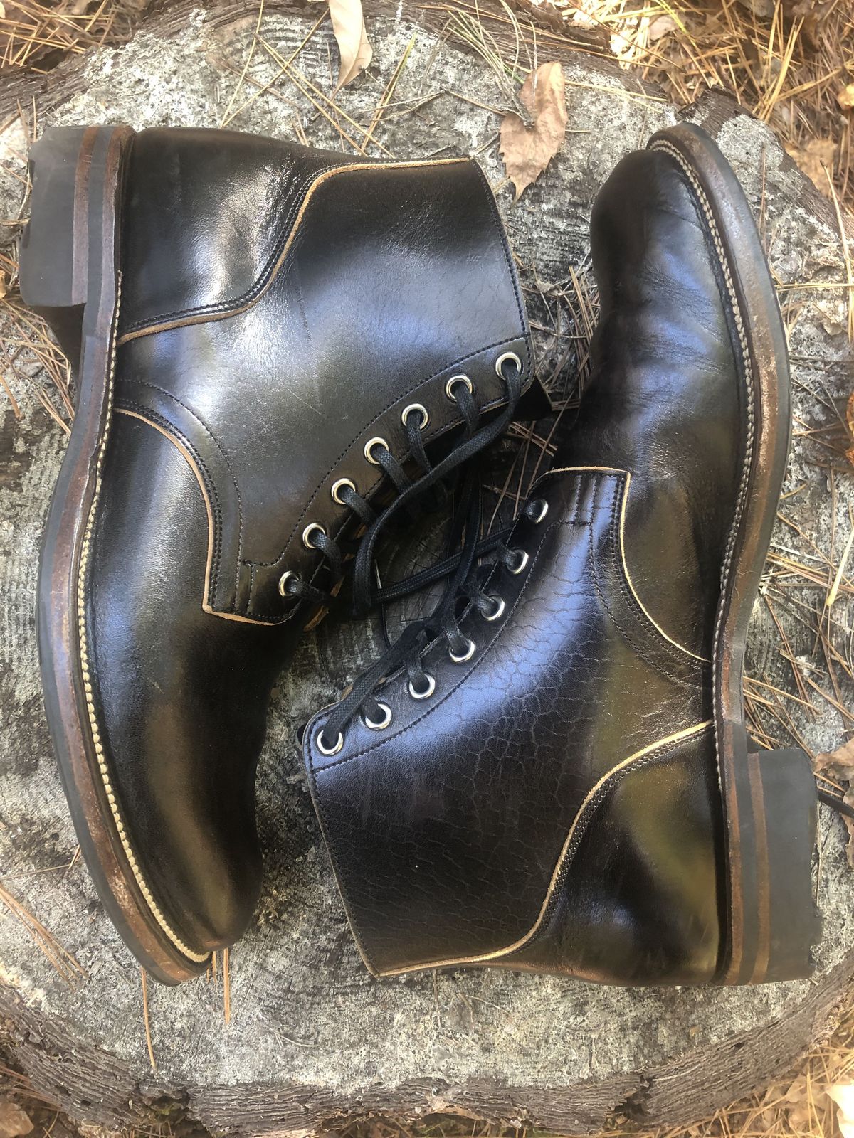 Photo by patinathunderdome on November 3, 2021 of the Viberg Service Boot in Shinki Black Latigo Teacore Horsehide.