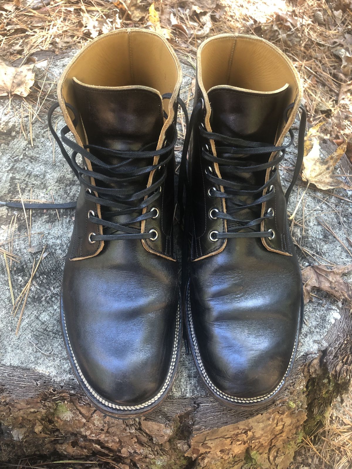 Photo by patinathunderdome on November 3, 2021 of the Viberg Service Boot in Shinki Black Latigo Teacore Horsehide.