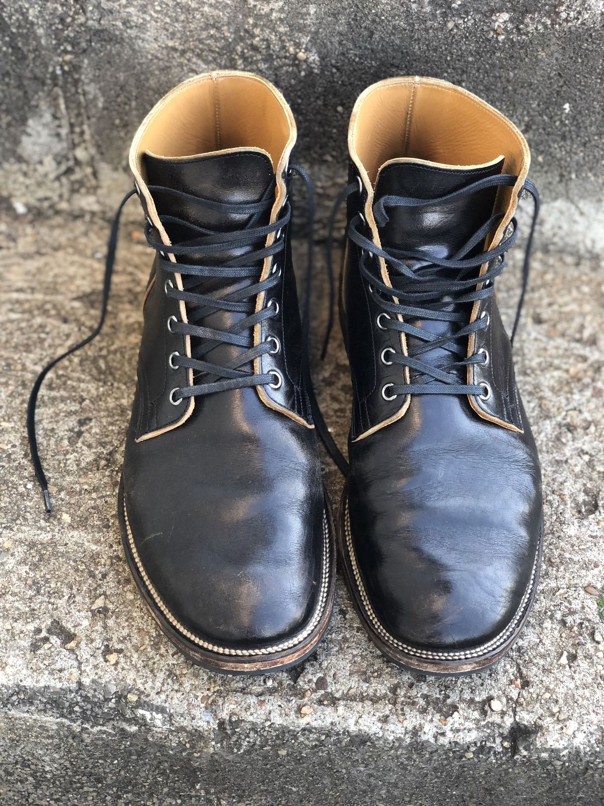 Photo by patinathunderdome on December 4, 2021 of the Viberg Service Boot in Shinki Black Latigo Teacore Horsehide.