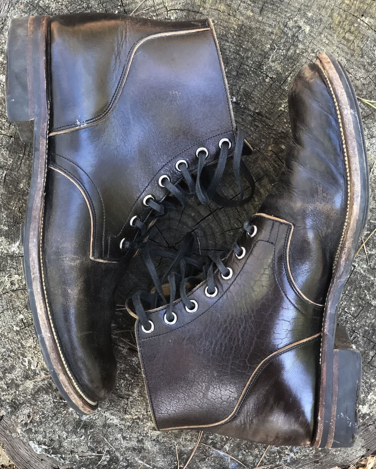 Photo by patinathunderdome on April 2, 2022 of the Viberg Service Boot in Shinki Black Latigo Teacore Horsehide.