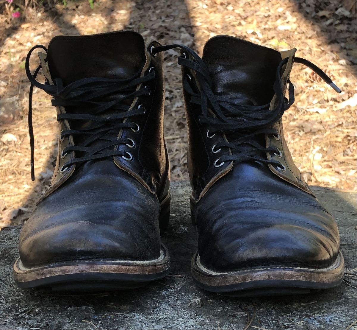 Photo by patinathunderdome on April 2, 2022 of the Viberg Service Boot in Shinki Black Latigo Teacore Horsehide.