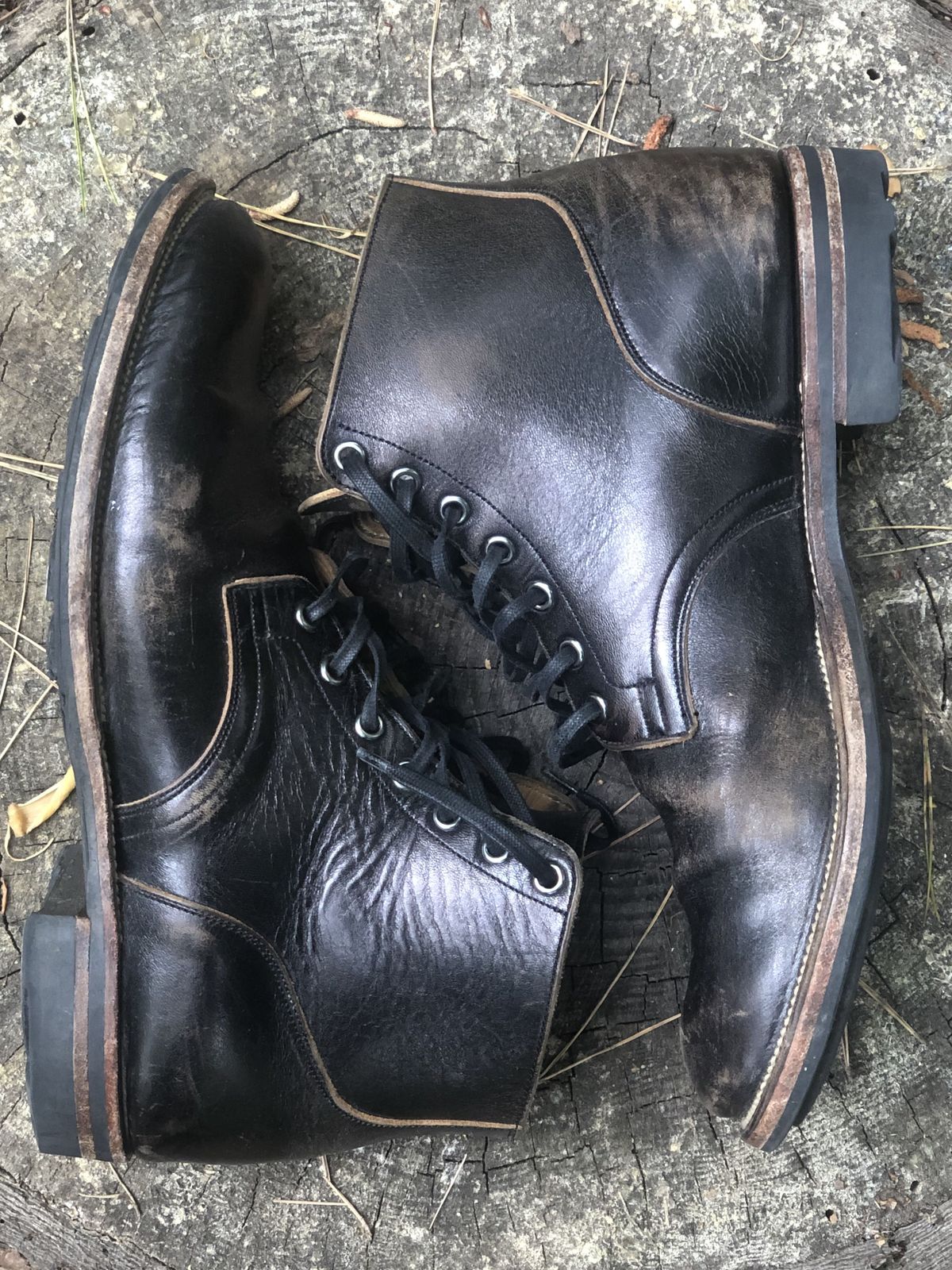 Photo by patinathunderdome on May 4, 2022 of the Viberg Service Boot in Shinki Black Latigo Teacore Horsehide.