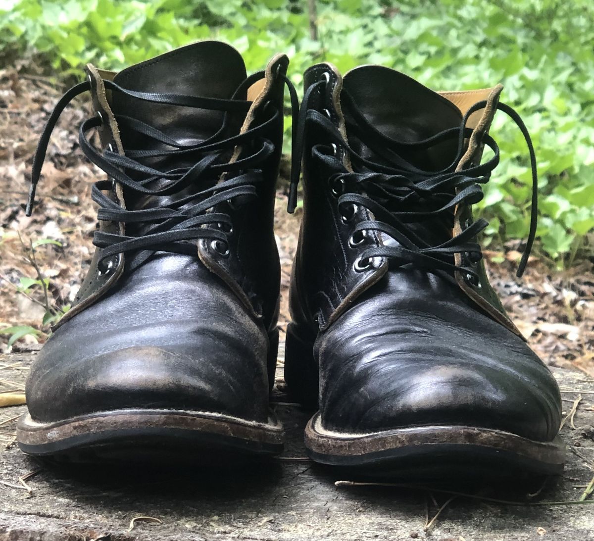 Photo by patinathunderdome on May 4, 2022 of the Viberg Service Boot in Shinki Black Latigo Teacore Horsehide.