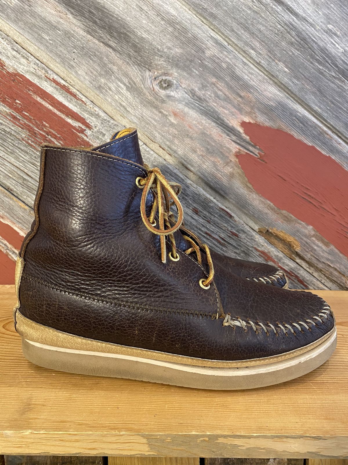 Photo by patinathunderdome on February 3, 2022 of the Fish Creek Moccasin Hardsole Boot in Tandy Mahogany Anilux Cowhide.