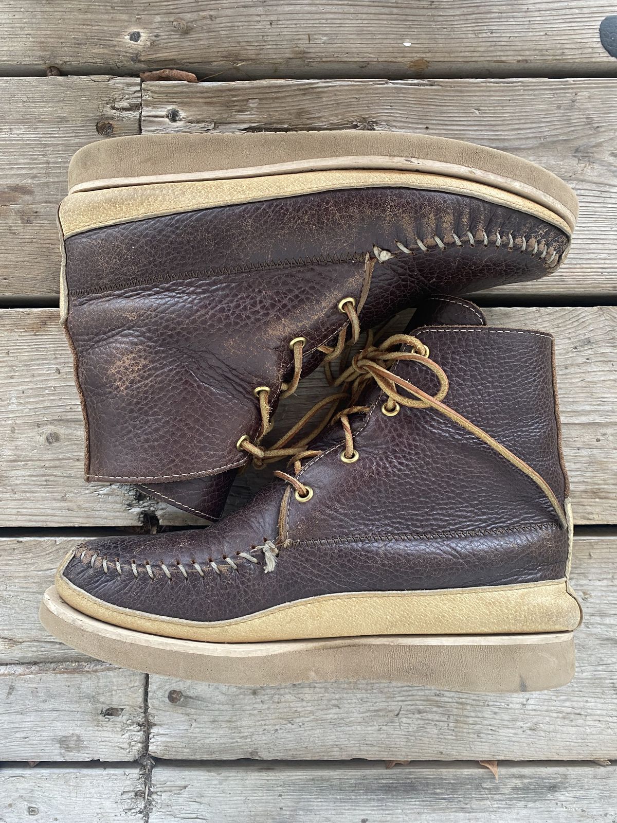 Photo by patinathunderdome on April 4, 2022 of the Fish Creek Moccasin Hardsole Boot in Tandy Mahogany Anilux Cowhide.