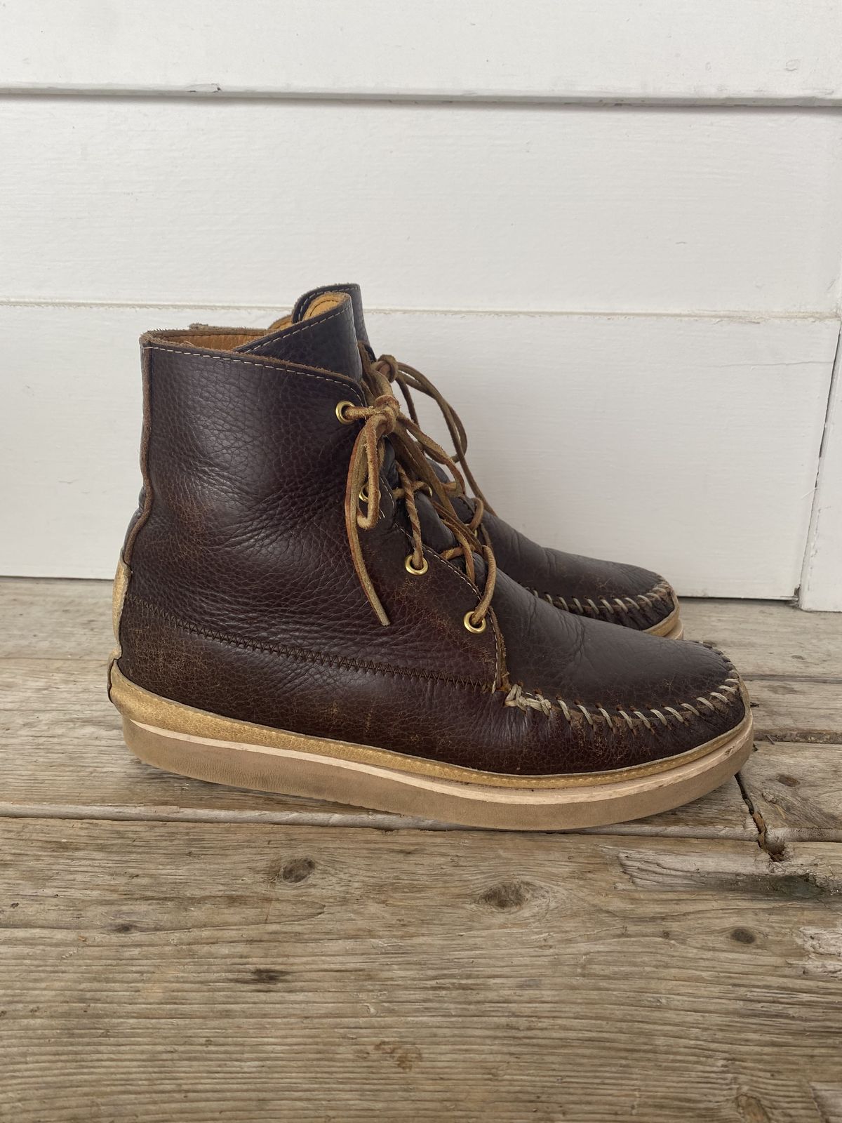 Photo by patinathunderdome on April 4, 2022 of the Fish Creek Moccasin Hardsole Boot in Tandy Mahogany Anilux Cowhide.