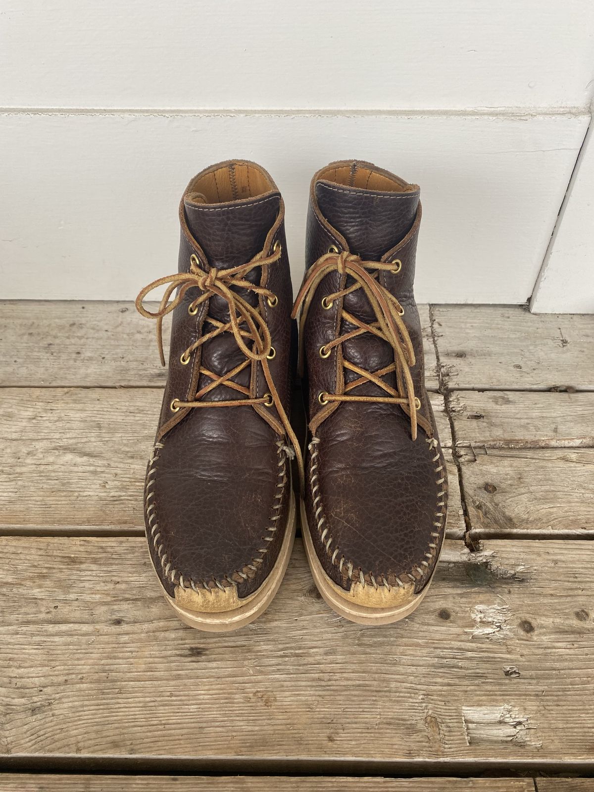 Photo by patinathunderdome on April 4, 2022 of the Fish Creek Moccasin Hardsole Boot in Tandy Mahogany Anilux Cowhide.