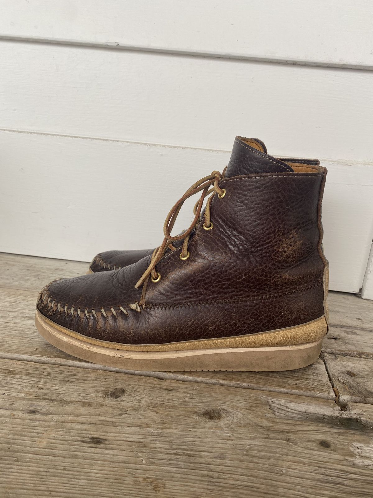 Photo by patinathunderdome on April 4, 2022 of the Fish Creek Moccasin Hardsole Boot in Tandy Mahogany Anilux Cowhide.