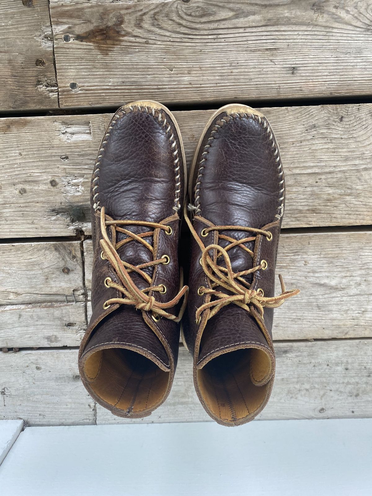 Photo by patinathunderdome on April 4, 2022 of the Fish Creek Moccasin Hardsole Boot in Tandy Mahogany Anilux Cowhide.