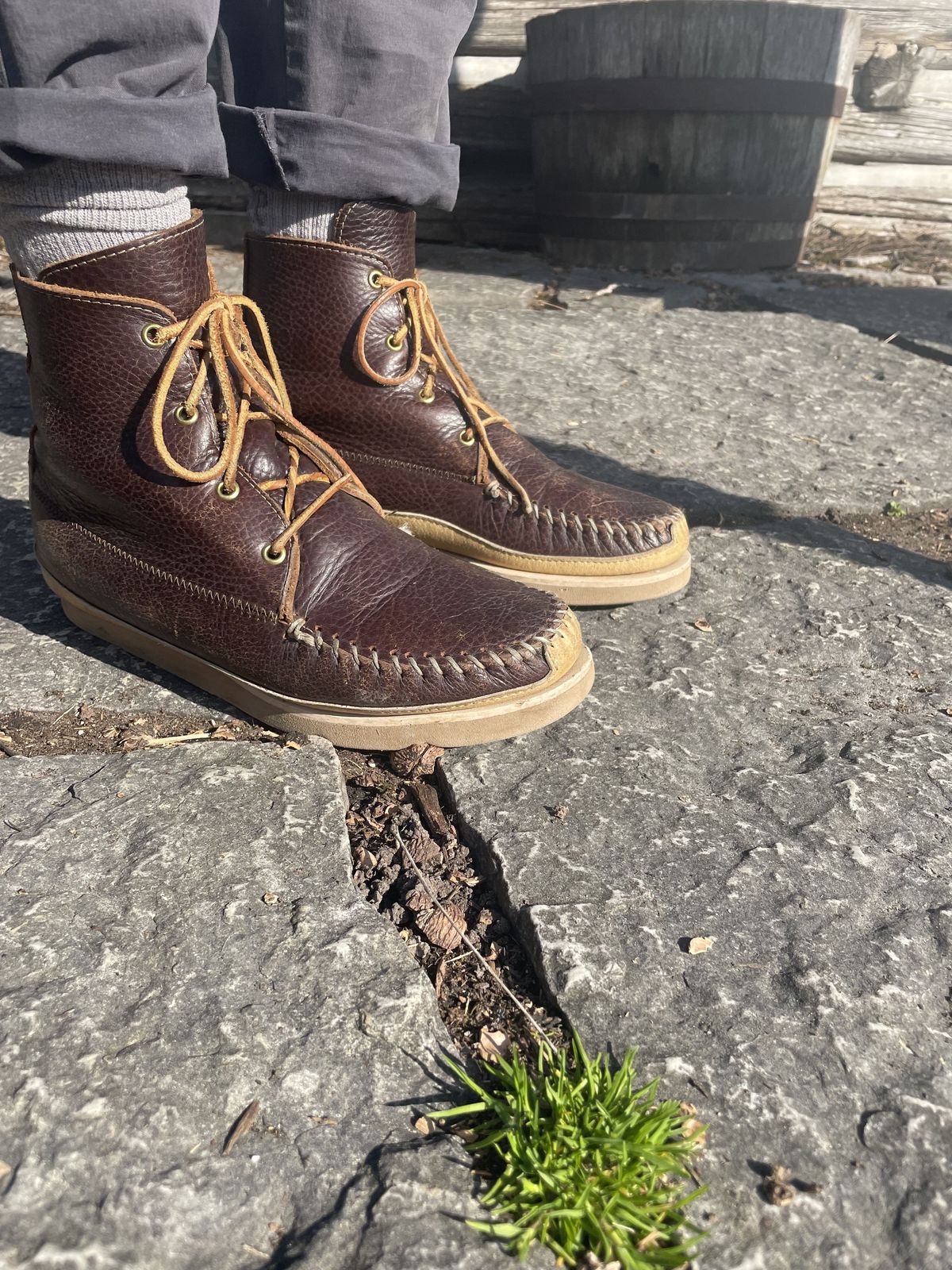 Photo by patinathunderdome on May 4, 2022 of the Fish Creek Moccasin Hardsole Boot in Tandy Mahogany Anilux Cowhide.