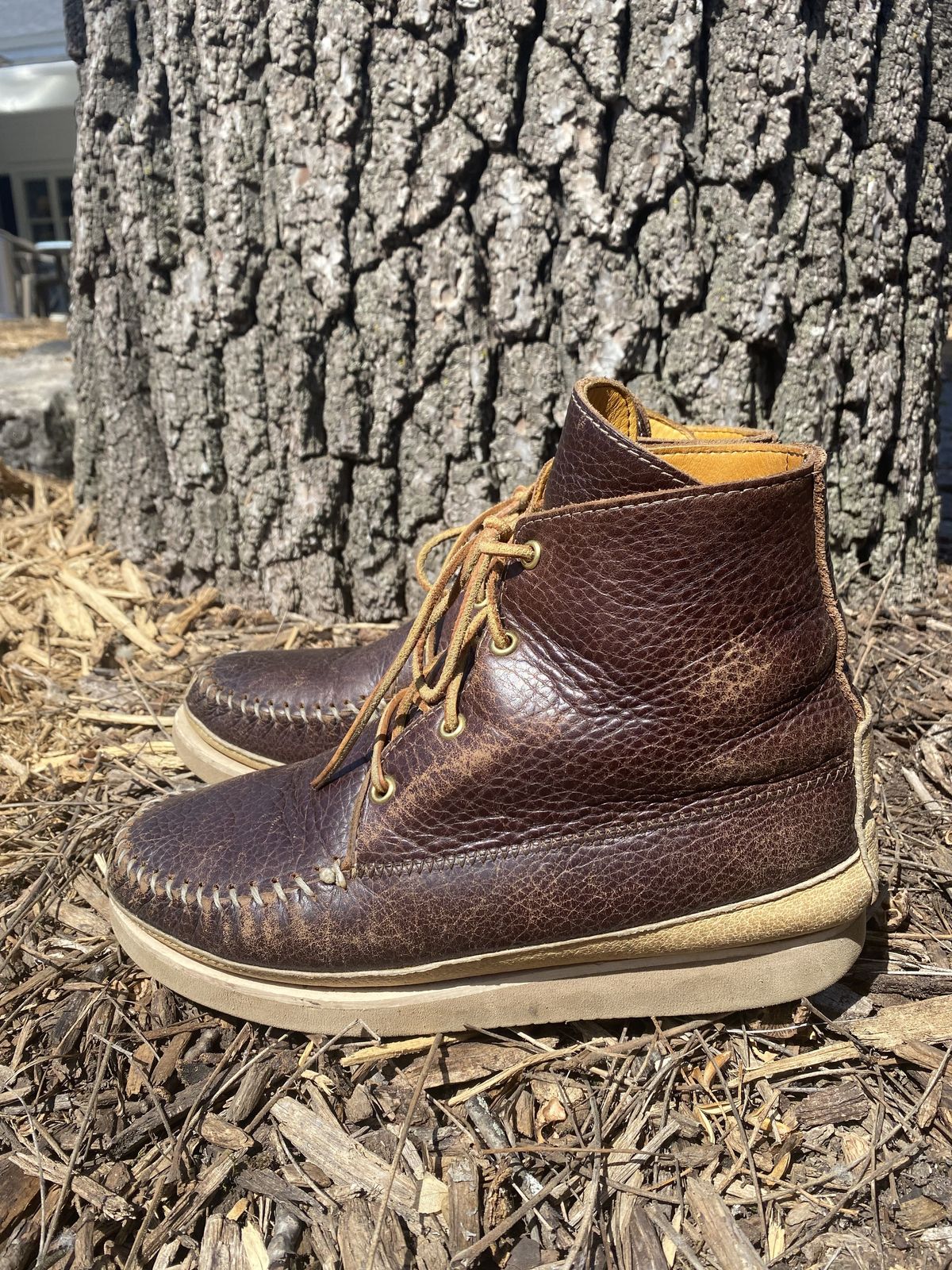 Photo by patinathunderdome on May 4, 2022 of the Fish Creek Moccasin Hardsole Boot in Tandy Mahogany Anilux Cowhide.