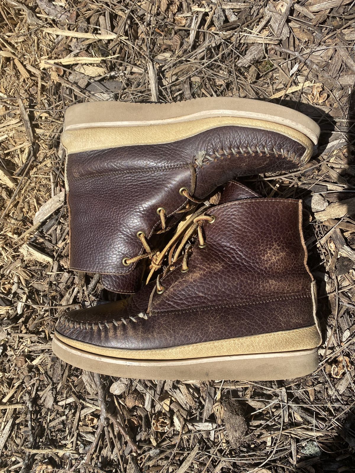 Photo by patinathunderdome on May 4, 2022 of the Fish Creek Moccasin Hardsole Boot in Tandy Mahogany Anilux Cowhide.