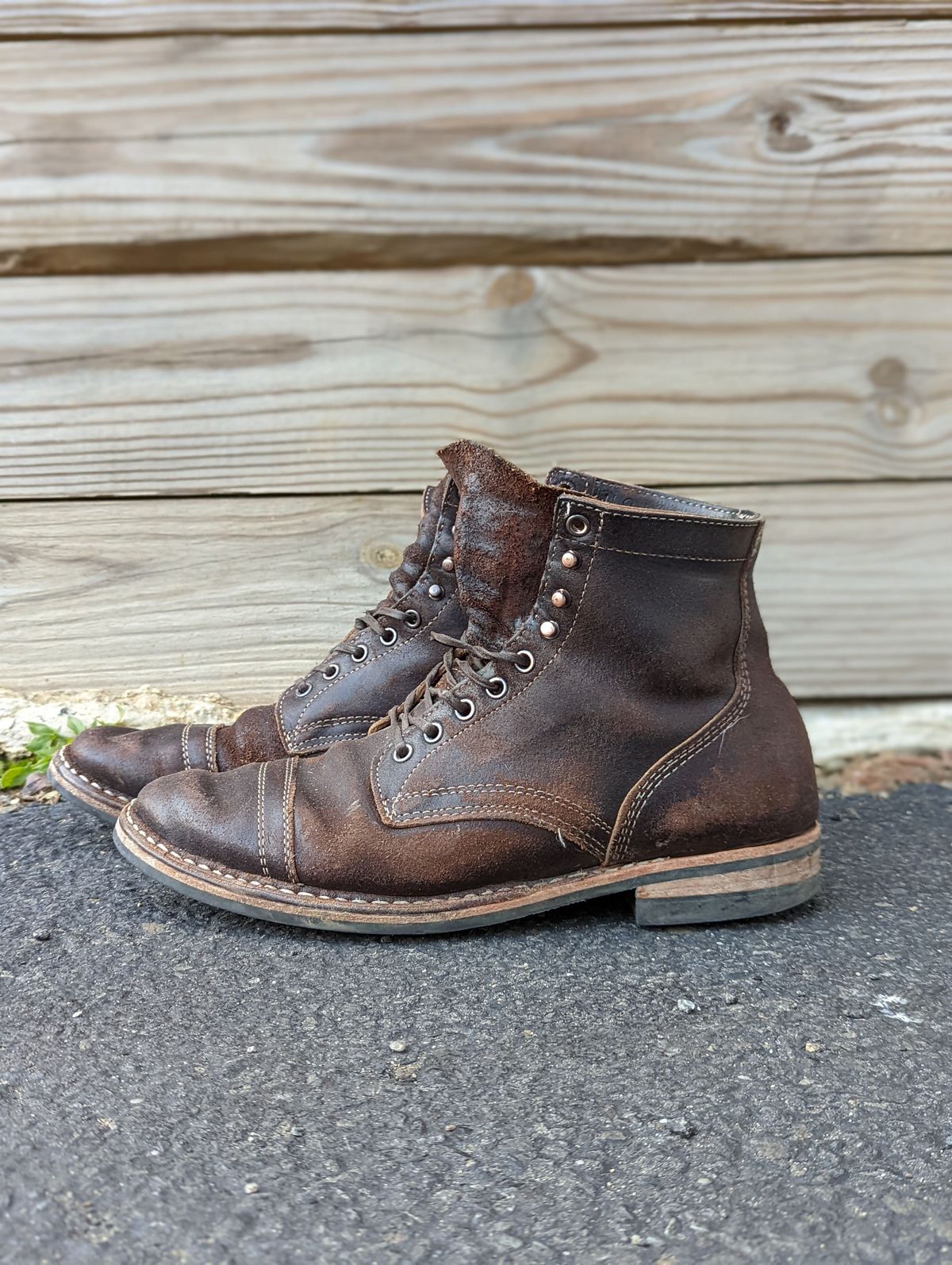 Photo by patinathunderdome on December 4, 2021 of the White's MP-M1TC in Horween Dark Brown Waxed Flesh.