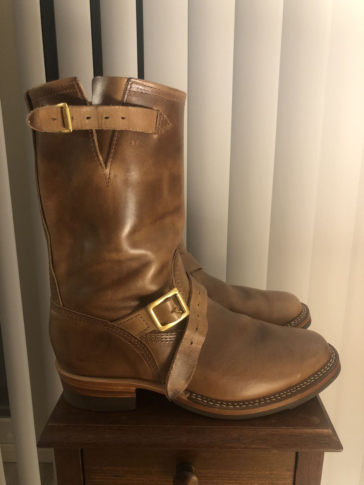 Photo by patinathunderdome on October 1, 2021 of the Wesco Mister Lou in Horween Natural Chromexcel.