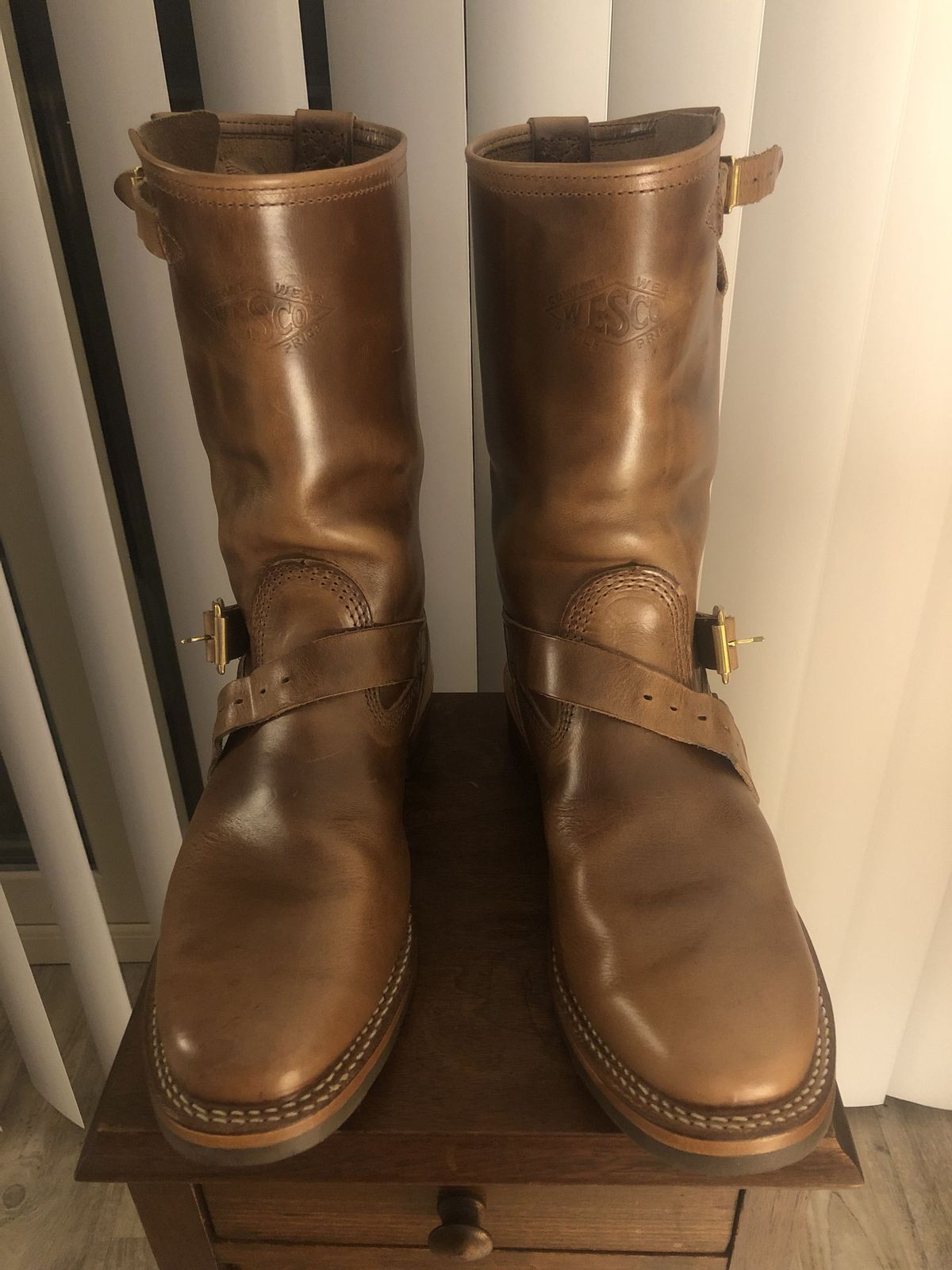 Photo by patinathunderdome on October 1, 2021 of the Wesco Mister Lou in Horween Natural Chromexcel.