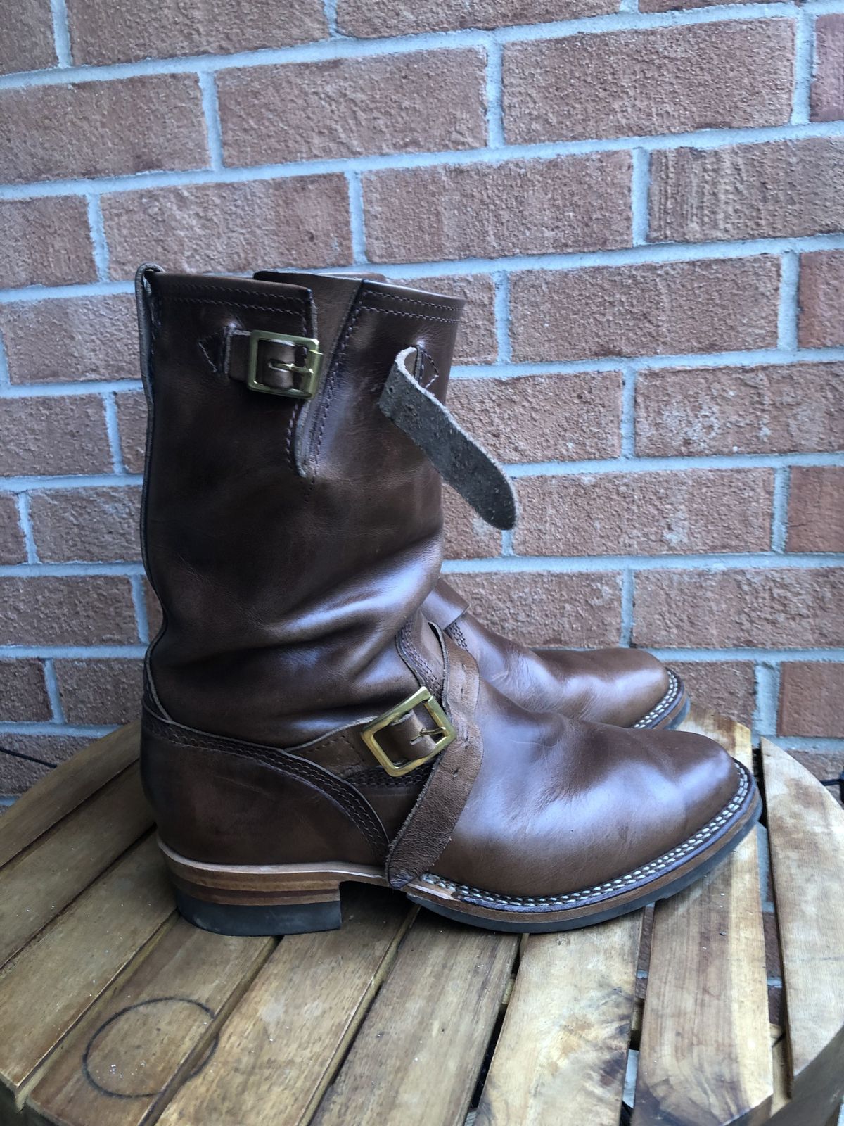 Photo by patinathunderdome on December 4, 2021 of the Wesco Mister Lou in Horween Natural Chromexcel.