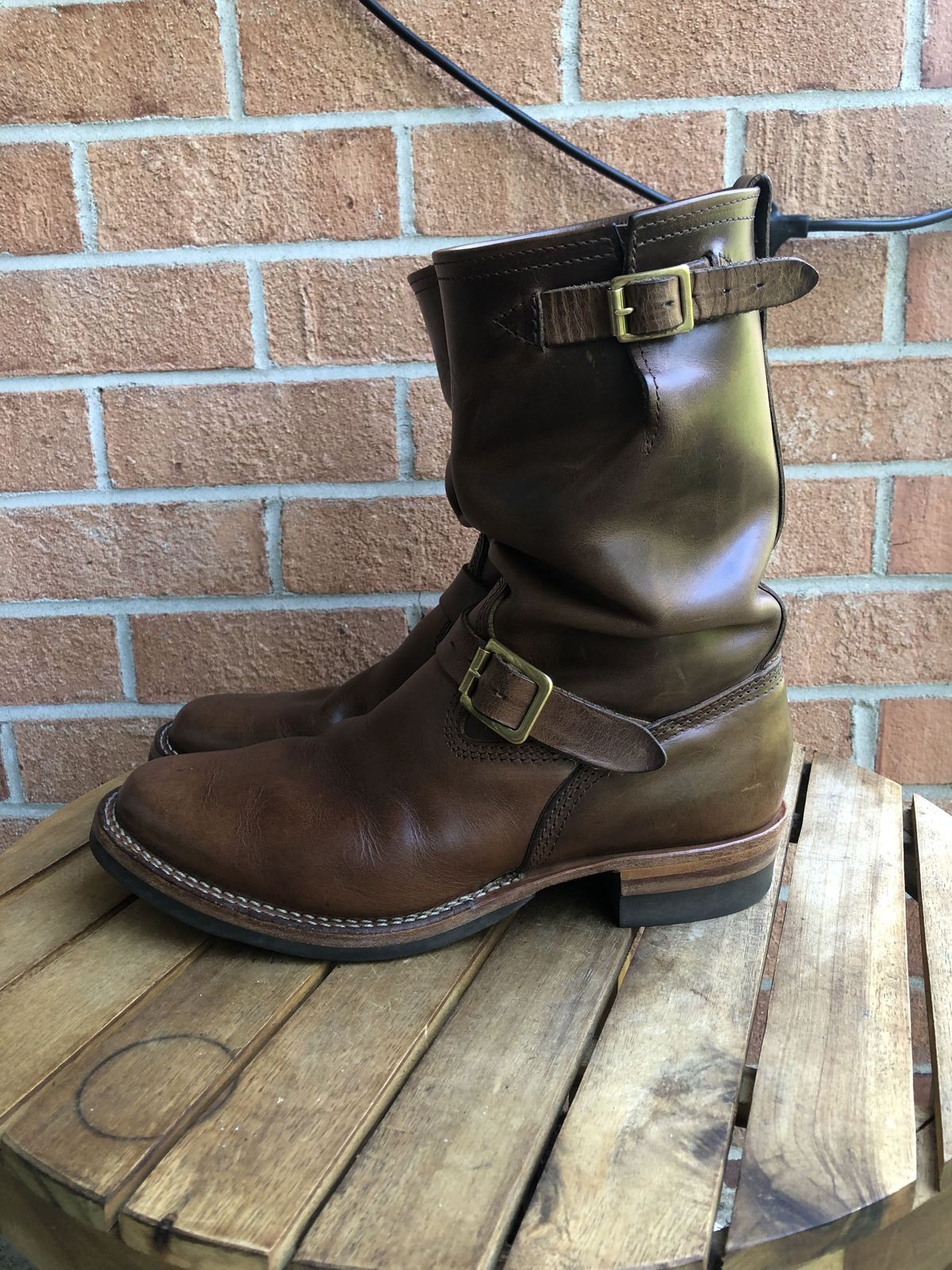 Photo by patinathunderdome on May 6, 2022 of the Wesco Mister Lou in Horween Natural Chromexcel.