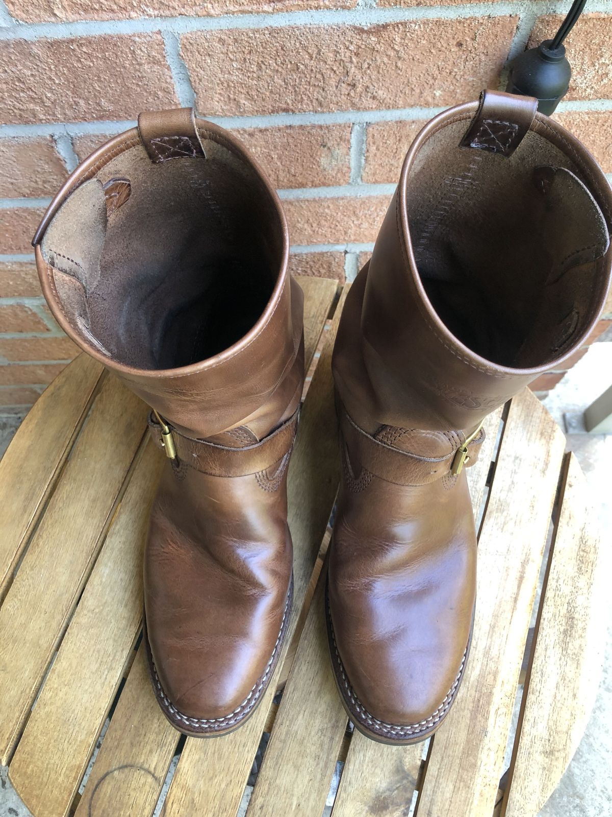 Photo by patinathunderdome on May 6, 2022 of the Wesco Mister Lou in Horween Natural Chromexcel.