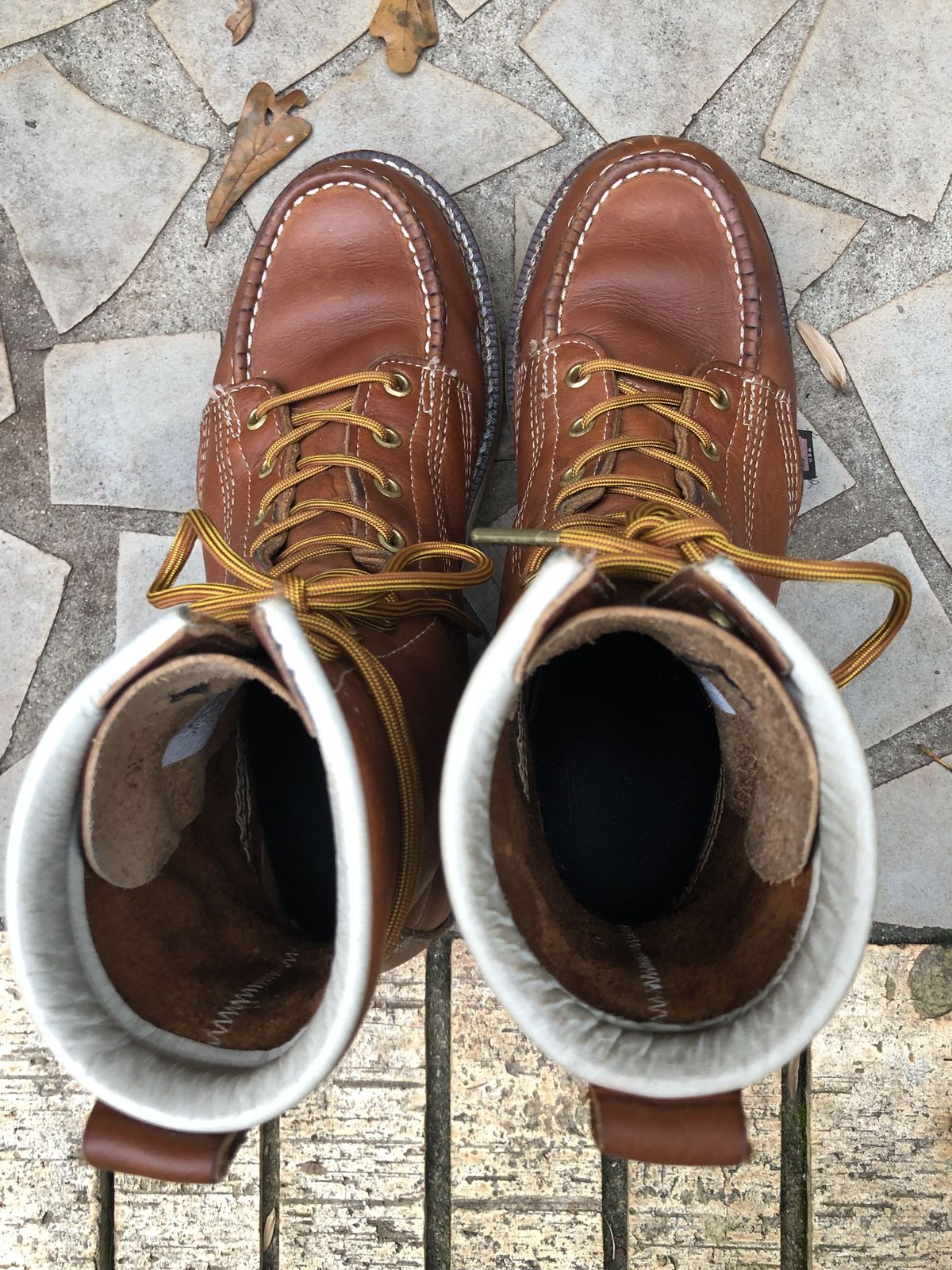 Photo by patinathunderdome on November 4, 2021 of the Thorogood 8" Moc Toe in Tobacco Gladiator Oil-Tanned.