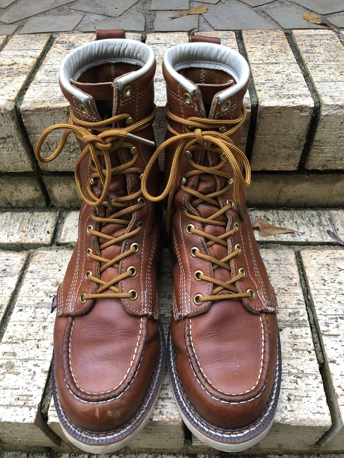 Photo by patinathunderdome on November 4, 2021 of the Thorogood 8" Moc Toe in Tobacco Gladiator Oil-Tanned.