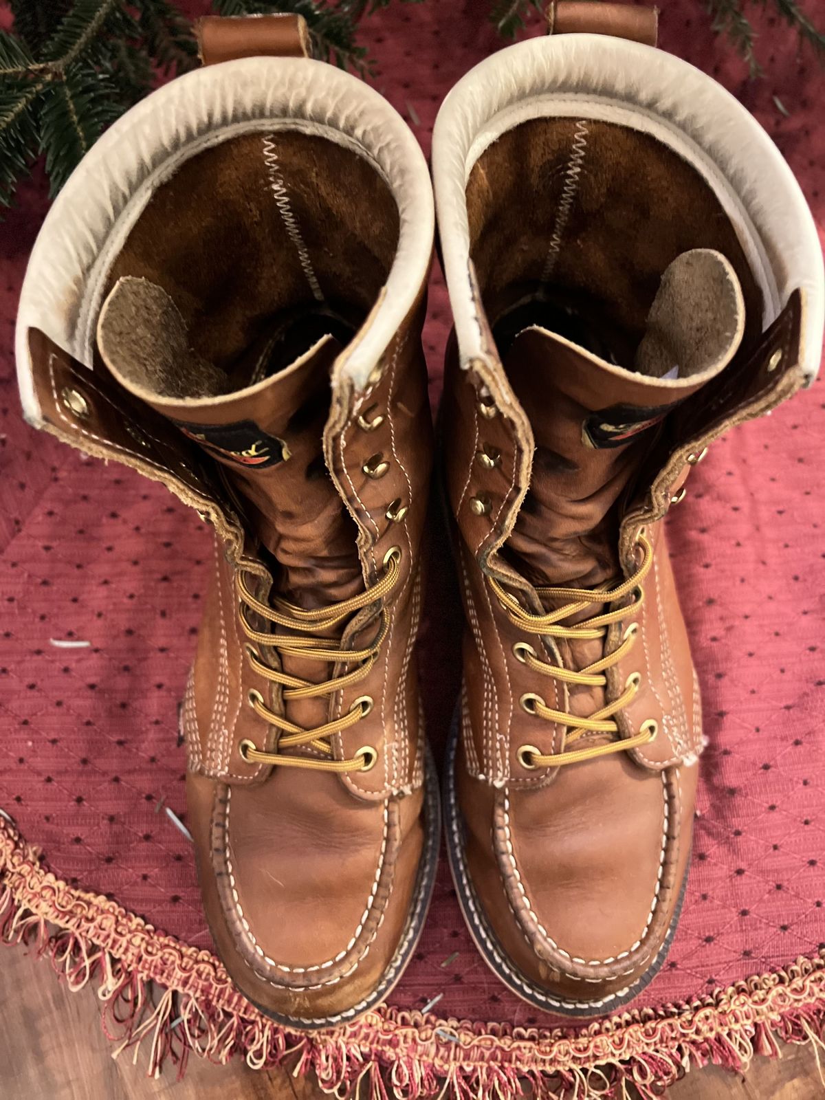 Photo by patinathunderdome on December 2, 2021 of the Thorogood 8" Moc Toe in Tobacco Gladiator Oil-Tanned.