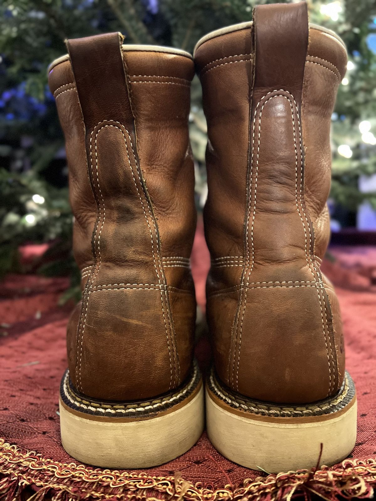 Photo by patinathunderdome on December 2, 2021 of the Thorogood 8" Moc Toe in Tobacco Gladiator Oil-Tanned.