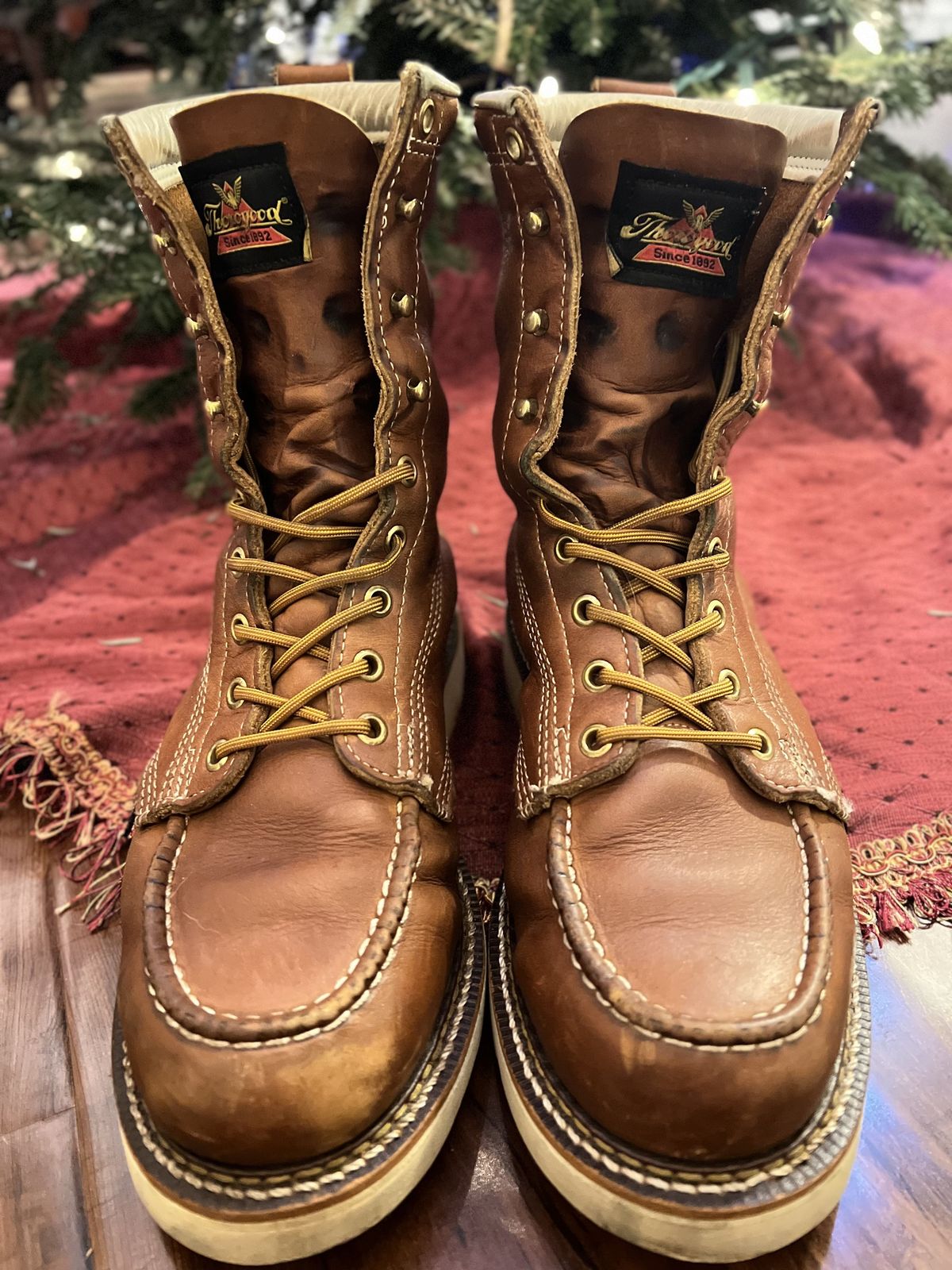Photo by patinathunderdome on December 2, 2021 of the Thorogood 8" Moc Toe in Tobacco Gladiator Oil-Tanned.