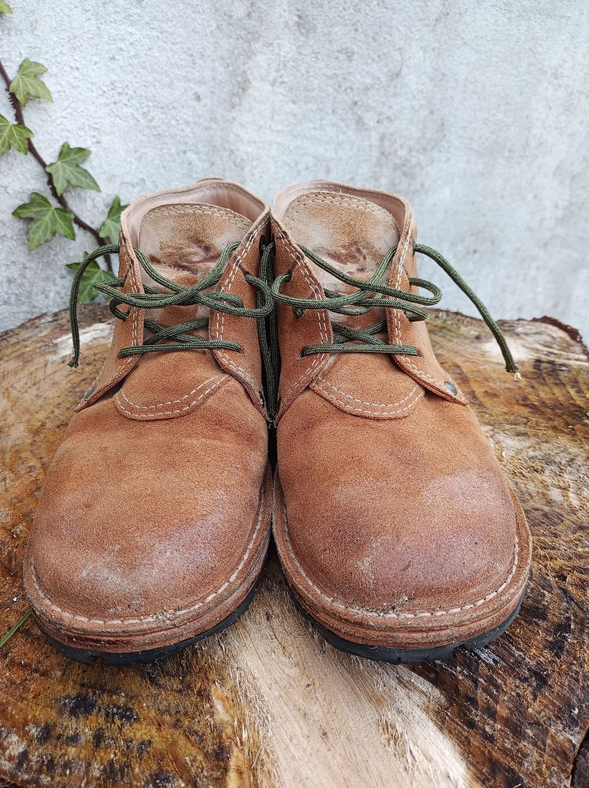 Photo by patinathunderdome on December 5, 2021 of the BERNHARDINER Schuhwerk JFB002 in David Oehler Natural V Suede.