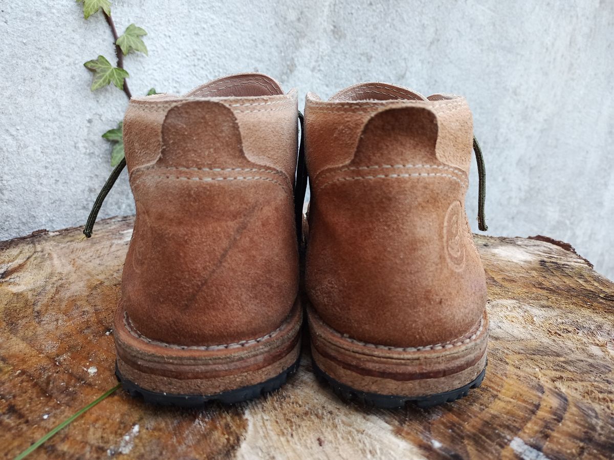 Photo by patinathunderdome on December 5, 2021 of the BERNHARDINER Schuhwerk JFB002 in David Oehler Natural V Suede.