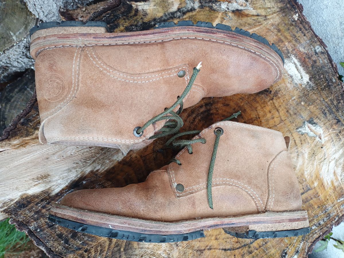Photo by patinathunderdome on December 5, 2021 of the BERNHARDINER Schuhwerk JFB002 in David Oehler Natural V Suede.