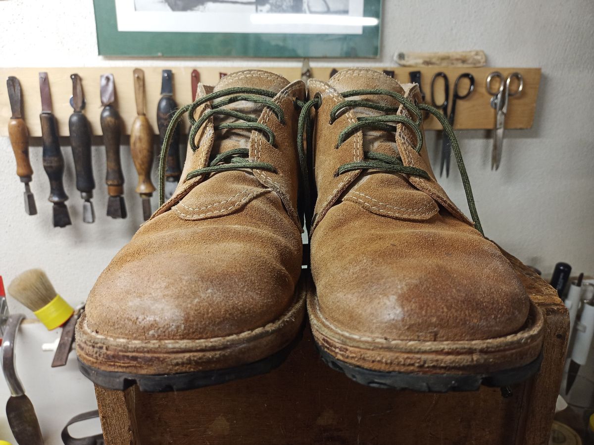 Photo by patinathunderdome on January 4, 2022 of the BERNHARDINER Schuhwerk JFB002 in David Oehler Natural V Suede.