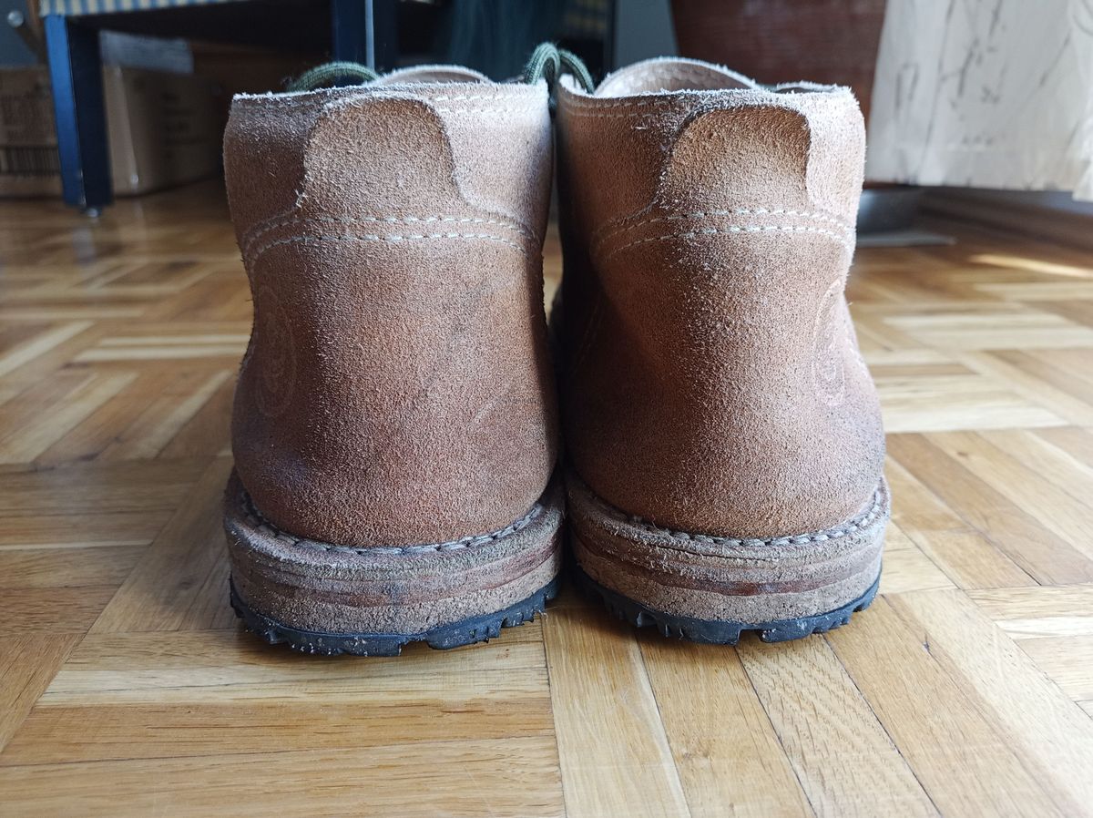 Photo by patinathunderdome on February 1, 2022 of the BERNHARDINER Schuhwerk JFB002 in David Oehler Natural V Suede.