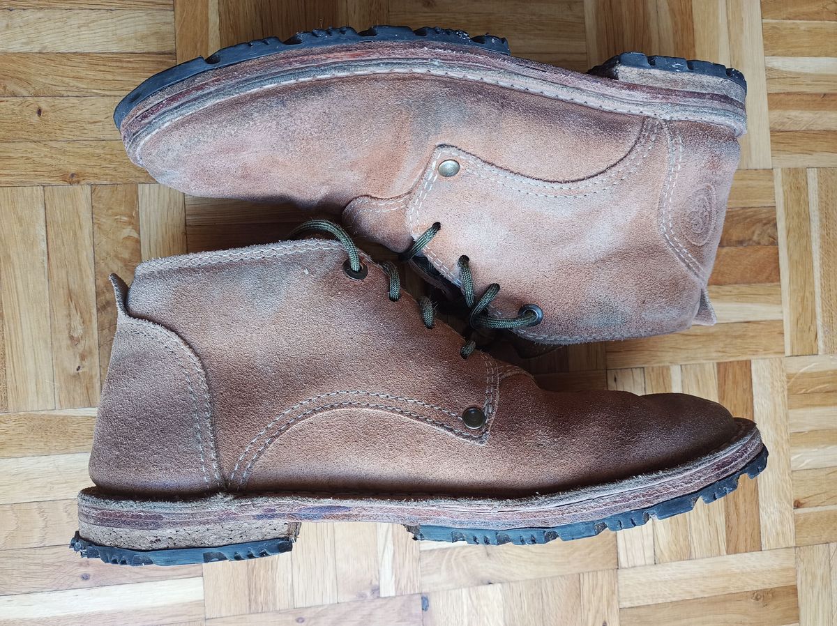 Photo by patinathunderdome on February 1, 2022 of the BERNHARDINER Schuhwerk JFB002 in David Oehler Natural V Suede.