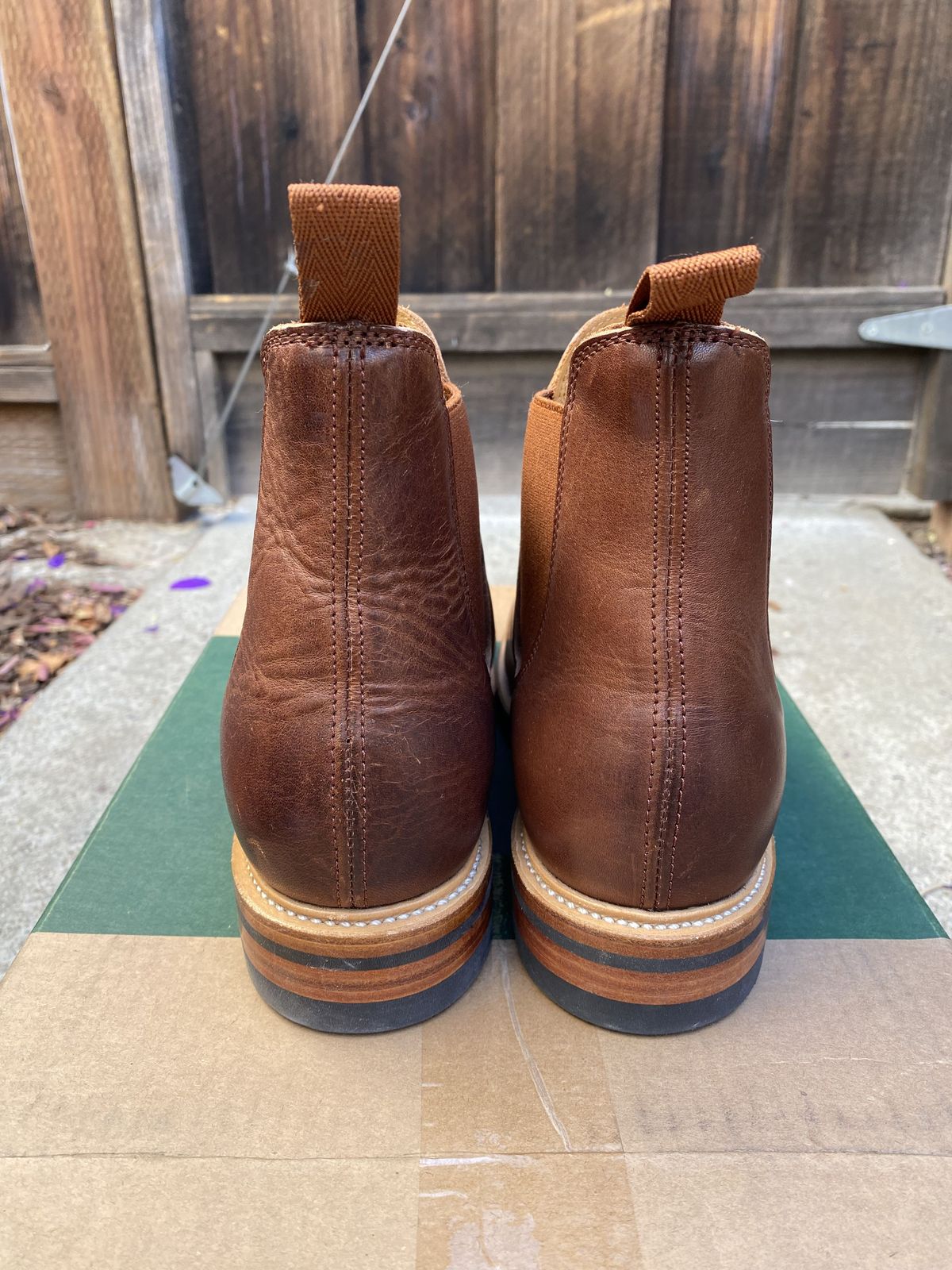 Photo by patinathunderdome on October 4, 2021 of the Viberg Chelsea in Horween Rowdy Dachshund.