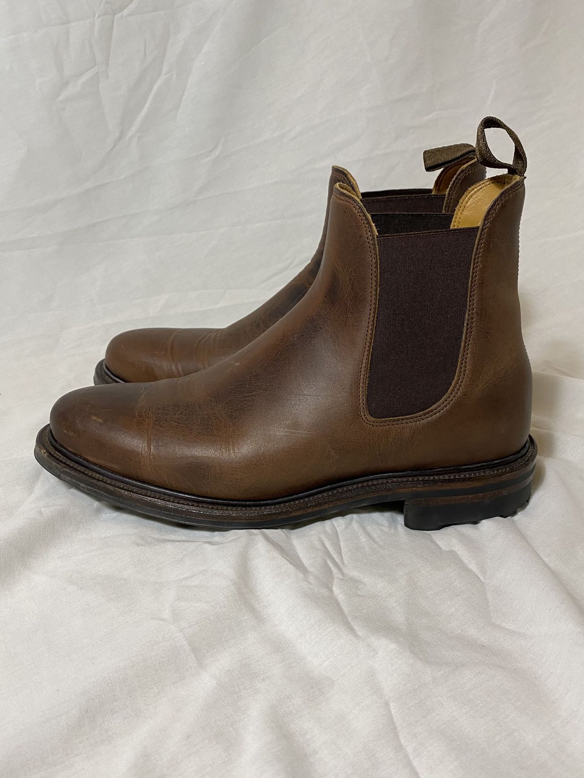 Photo by patinathunderdome on February 5, 2022 of the Viberg Chelsea in Horween Rowdy Dachshund.