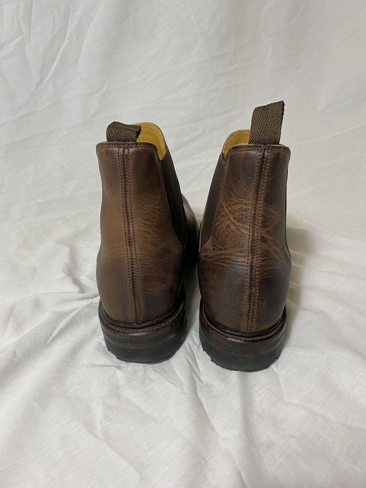 Photo by patinathunderdome on February 5, 2022 of the Viberg Chelsea in Horween Rowdy Dachshund.